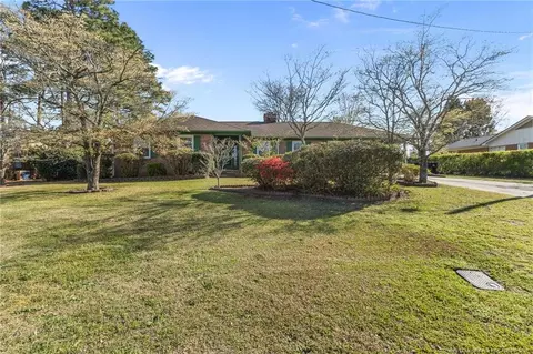 604 Dandridge Dr, Fayetteville, NC 28303