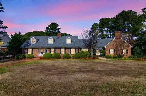 1109 Offshore Dr, Fayetteville, NC 28305