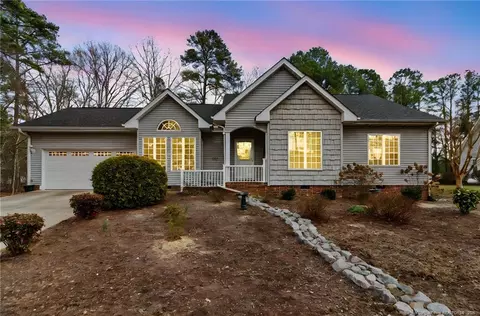 669 Chelsea Dr, Sanford, NC 27332