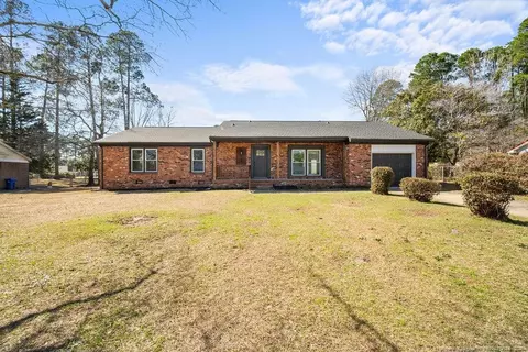 208 Haverhill Dr, Fayetteville, NC 28314