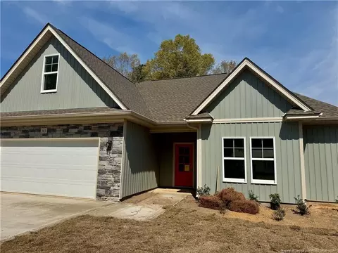 Exterior - 303 E 7th Ave, Raeford, NC 28376 photo 3 of 4
