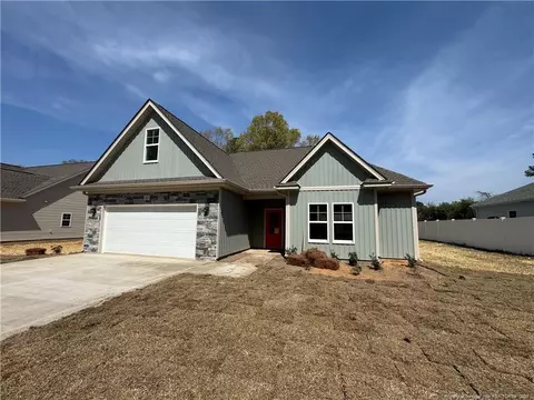 Exterior - 303 E 7th Ave, Raeford, NC 28376 photo 4 of 4