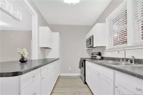 204 W E St, Erwin, NC 28339 photo 9