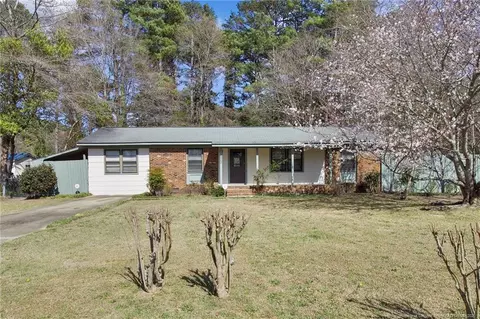 523 Varga St, Fayetteville, NC 28314