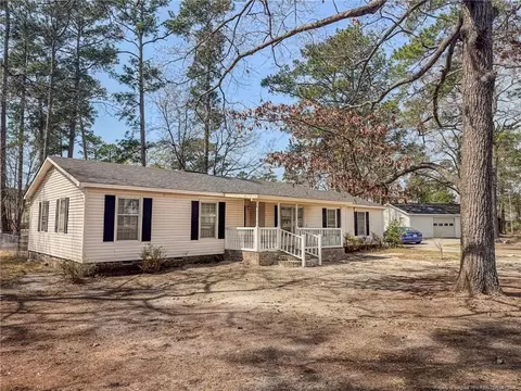 575 Veterans Rd, Saint Pauls, NC 28384