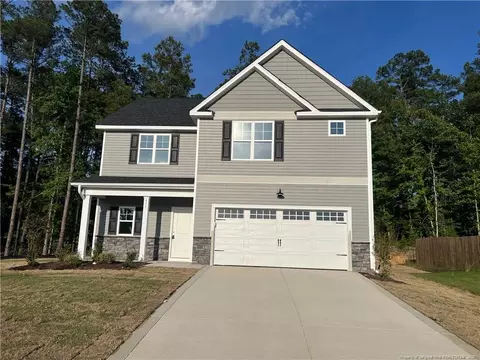 475 Crichton Ct, Fayetteville, NC 28311