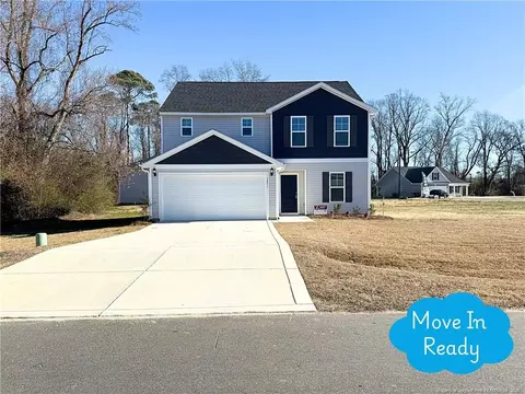 5851 Panther Dr, Hope Mills, NC 28348