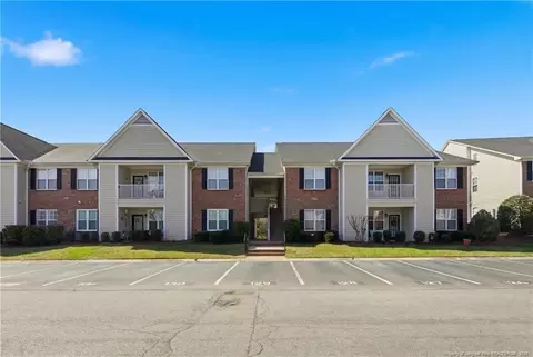 3129 Wisteria Ln #202, Fayetteville, NC 28314