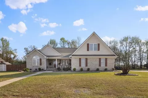 5704 Gentleman Dr, Hope Mills, NC 28348