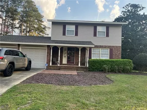 452 Sandlin Dr, Lumberton, NC 28358