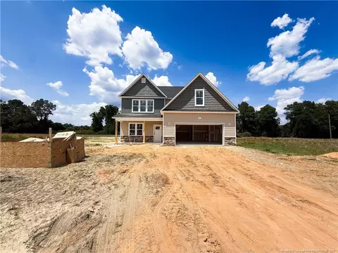 6517 Madelyn Dr, Wade, NC 28395
