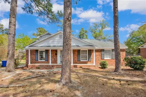 5432 Sandstone Dr, Fayetteville, NC 28311