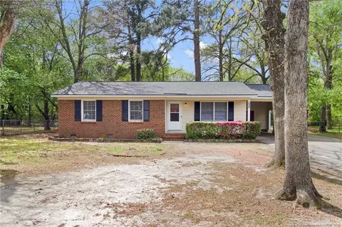 6343 Paddington Ct, Fayetteville, NC 28304