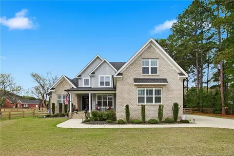 2111 Sunburst Ct, Fayetteville, NC 28312