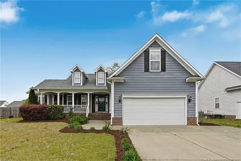 5940 Blue Sky Ln, Hope Mills, NC 28348