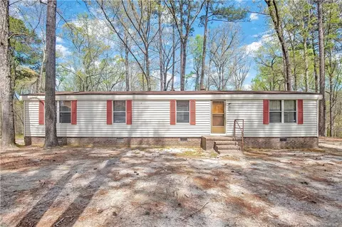 368 Kitimat Ct, Fayetteville, NC 28311