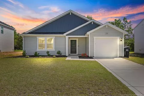 250 Melbourne Dr, Raeford, NC 28376