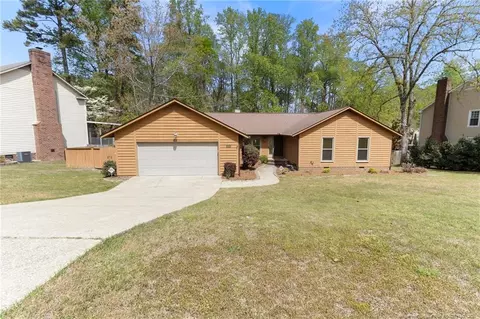 3524 Kelburn Dr, Fayetteville, NC 28311