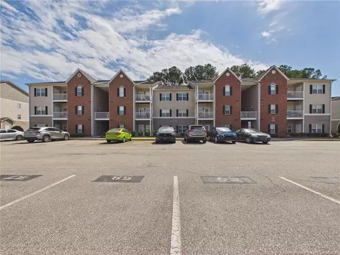 625 Marshtree Ln #301, Fayetteville, NC 28314