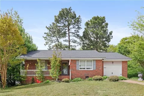 86 Londontown Dr, Spring Lake, NC 28390