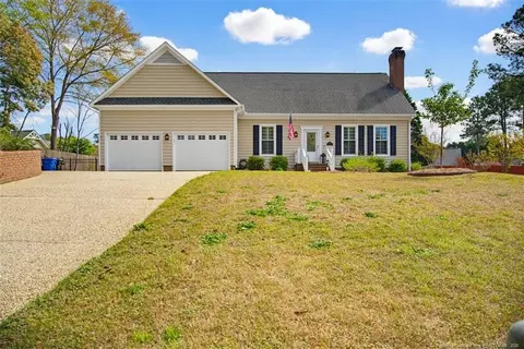 605 Longwood Pl, Fayetteville, NC 28314
