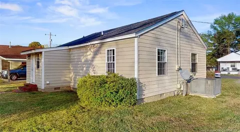 106 County Ave, Dunn, NC 28334 photo 3