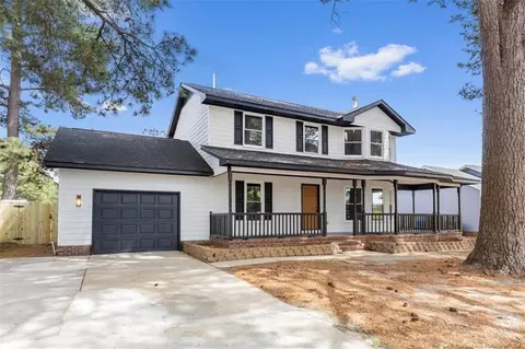 521 Offing Dr, Fayetteville, NC 28314