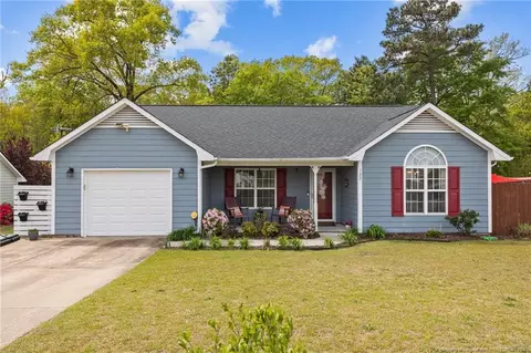 122 Raymond St, Raeford, NC 28376