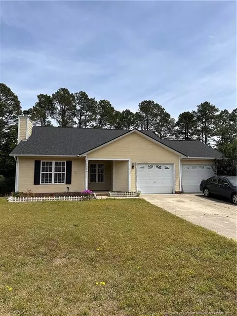 806 S Buckeye Dr, Raeford, NC 28376