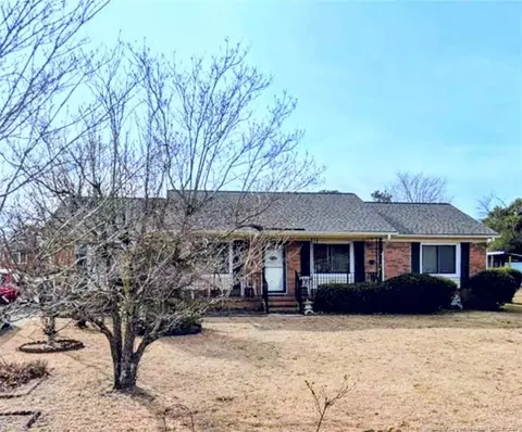 843 Bedrock Dr, Fayetteville, NC 28303