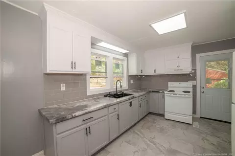 3502 Greenwood Dr, Fayetteville, NC 28311