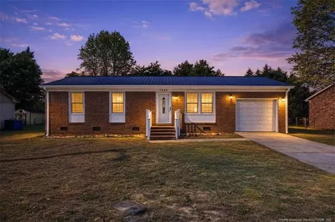 7425 Ryan St, Fayetteville, NC 28314