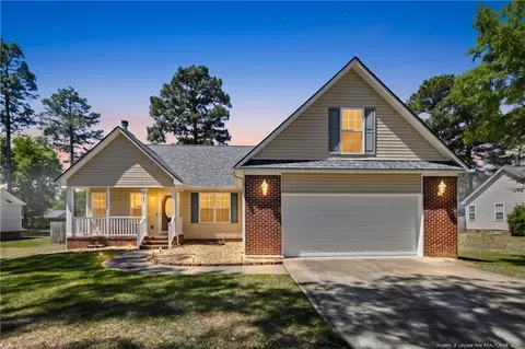 106 Holly Ln, Raeford, NC 28376