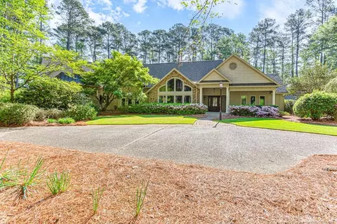 2119 Woods End Dr, Eastover, NC 28312