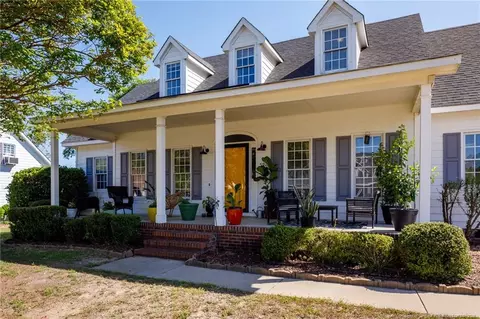 5920 Sunday Dr, Fayetteville, NC 28306