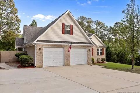 3419 Hawthorne St, Hope Mills, NC 28348