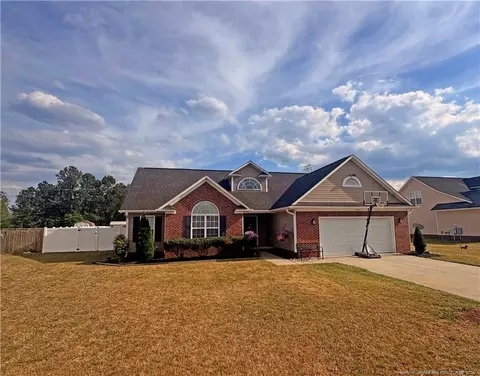 175 Sandspur Ct, Raeford, NC 28376