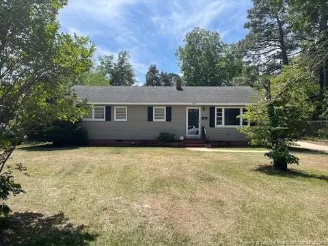 1815 Cherokee Dr, Fayetteville, NC 28303