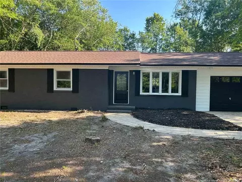 7513 Paxton Dr, Fayetteville, NC 28303