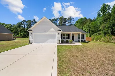 208 Emily Ln, Raeford, NC 28376