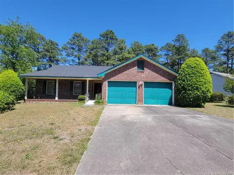 6870 Pin Oak Ln, Fayetteville, NC 28314