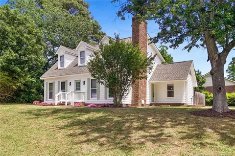 5850 Hibernia Dr, Fayetteville, NC 28314