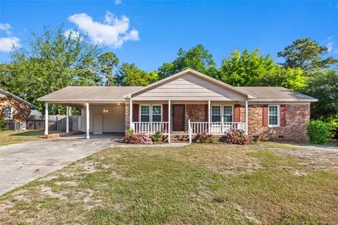 1467 Habersham Dr, Fayetteville, NC 28304
