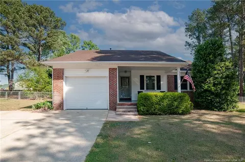 1121 Butterwood Cir, Fayetteville, NC 28314