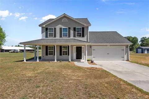 336 W Parkton Tobemory Rd, Parkton, NC 28371