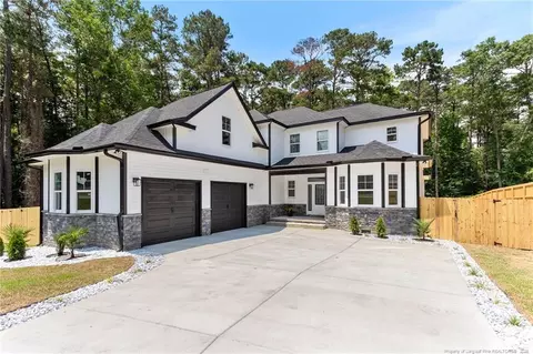 995 E Central Ave, Raeford, NC 28376