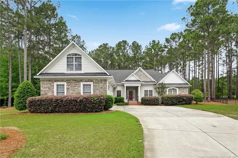 11 Rolling Pines Dr, Spring Lake, NC 28390
