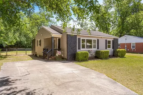 5203 Walnut Dr, Fayetteville, NC 28304