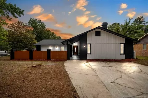 732 Sarazen Dr, Fayetteville, NC 28303
