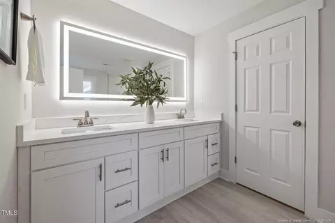 Bath - 2510 Harvard Ave, Durham, NC 27703 photo 3 of 6